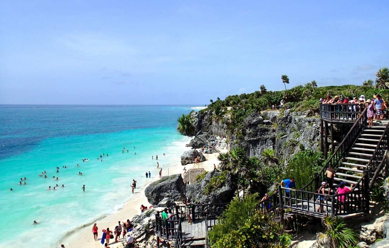 Day trip from Cancun Mexico to Tulum ruins on the beach